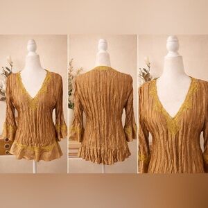 PIANO Gold Pleated Blouse w/ Lace Trim – Size Large